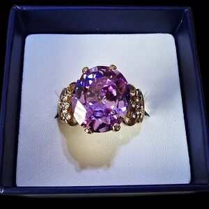 Amethyst Crystal Cocktail Ring - Gold Tone Women’s Fashion Ring
